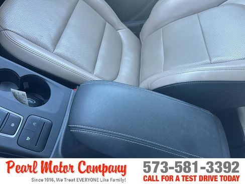 Used 2021 Ford Escape SEL image 19