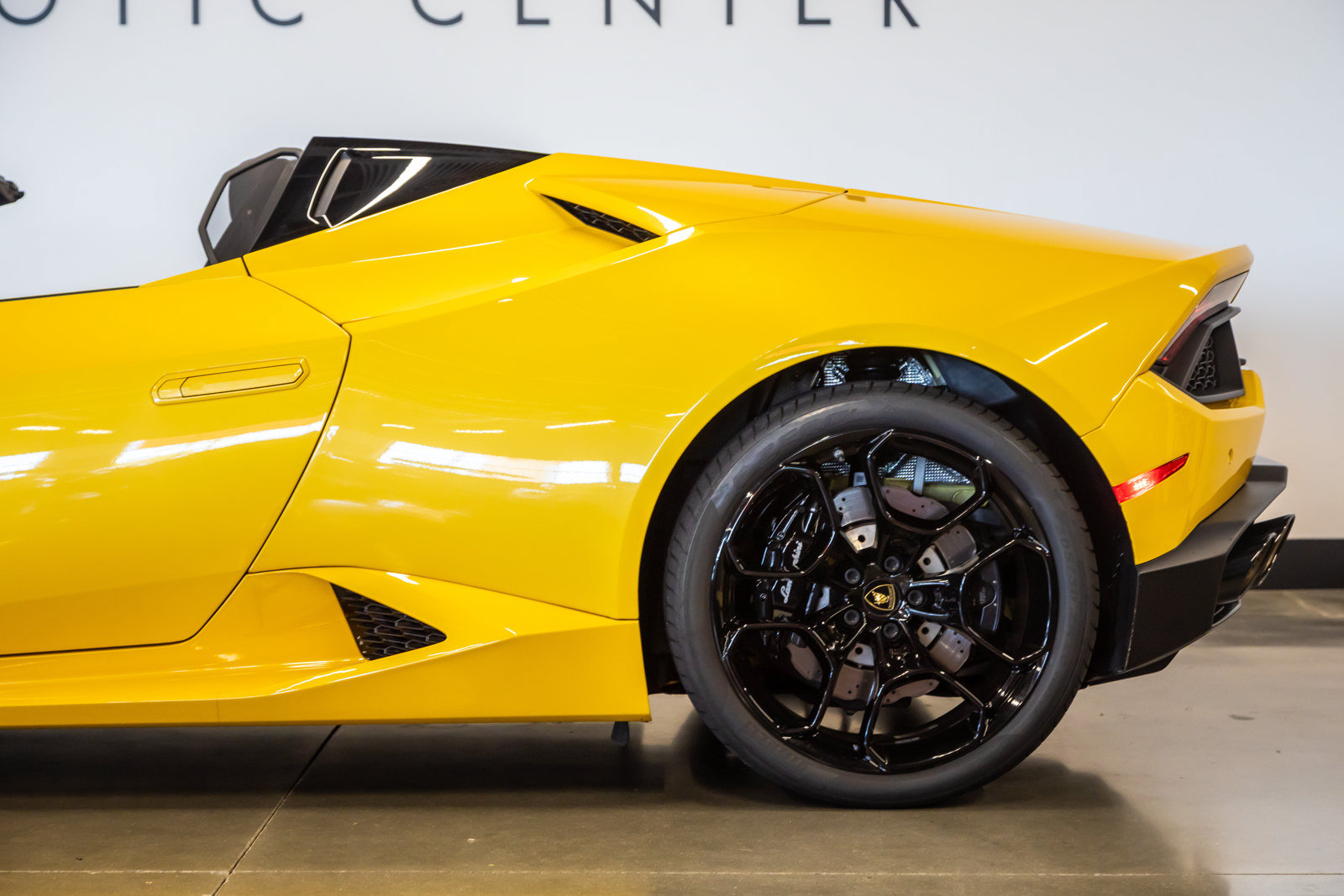 Used 2018 Lamborghini Huracan LP 580-2 RWD image 22