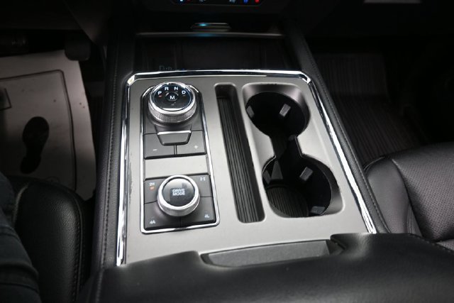 Used 2020 Ford Expedition XLT w/ Equipment Group 202A AWD/4WD image 11