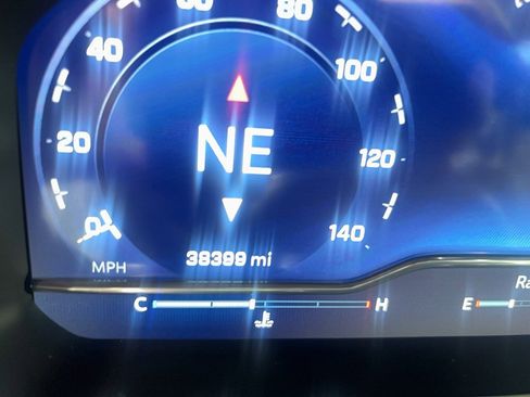 Used 2023 Chevrolet Silverado 1500 LTZ image 14