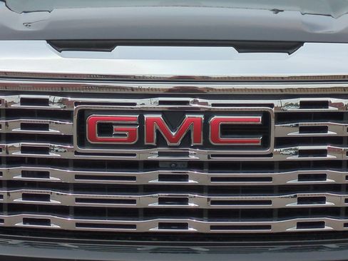 Used 2025 GMC Sierra 1500 Denali w/ Denali Reserve Package AWD/4WD image 48