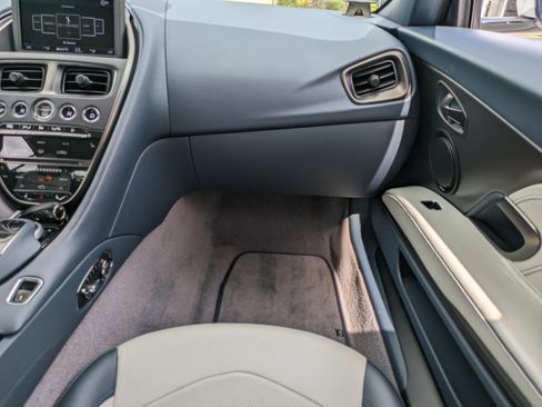 Used 2020 Aston Martin DBS Superleggera Volante RWD image 22