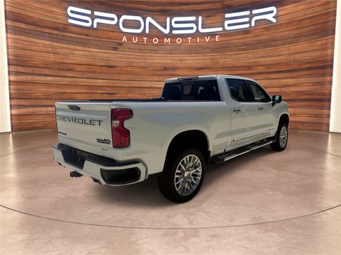 Used 2025 Chevrolet Silverado 1500 High Country w/ High Country Premium Package AWD/4WD image 7