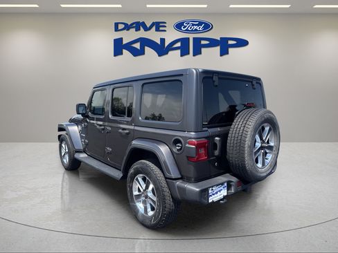 Used 2018 Jeep Wrangler Unlimited Sahara AWD/4WD image 5