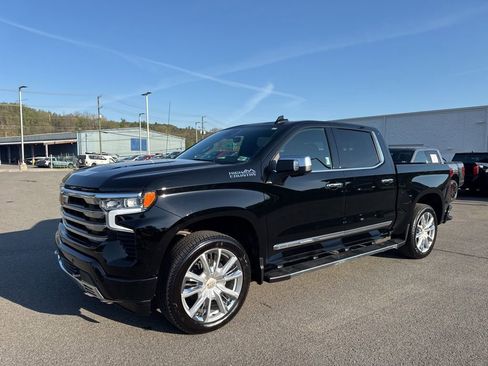 Used 2025 Chevrolet Silverado 1500 High Country w/ Technology Package AWD/4WD image 1