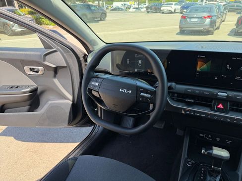 Used 2025 Kia K4 FWD image 34