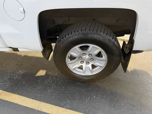 Used 2018 Chevrolet Silverado 1500 LT w/ All Star Edition AWD/4WD image 12