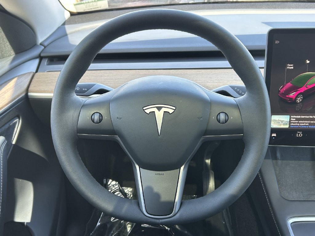 Used 2023 Tesla Model Y 2WD image 16