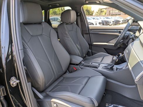 New 2025 Audi Q3 2.0T Premium image 10