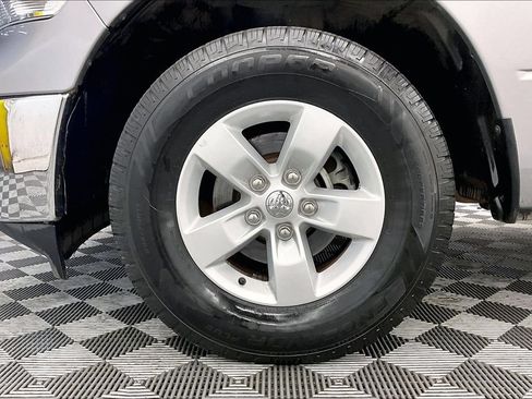 Used 2022 RAM 1500 Classic SLT RWD image 8