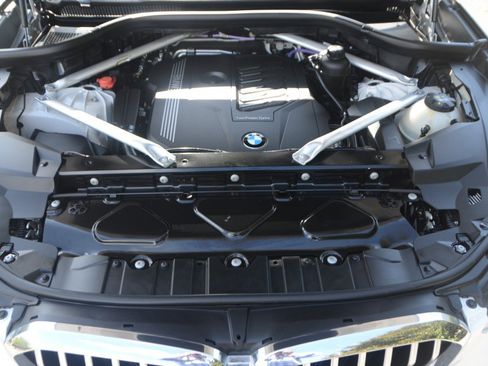 Used 2023 BMW X5 xDrive40i w/ Premium Package AWD/4WD image 26