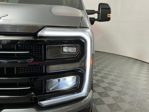 Used 2025 Ford F250 Platinum AWD/4WD image 8