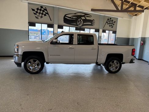 Used 2018 Chevrolet Silverado 1500 LT w/ All Star Edition RWD image 4