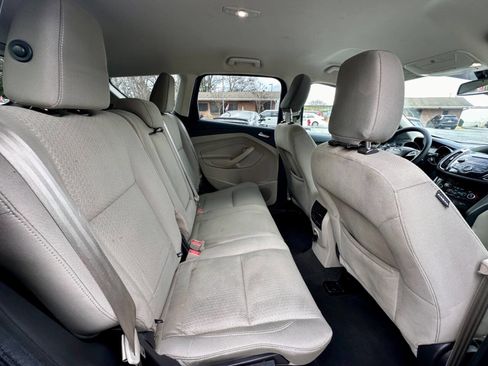 Used 2018 Ford Escape SE w/ Ford Safe & Smart Package image 16