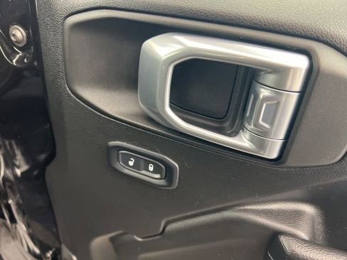 Used 2022 Jeep Gladiator Mojave w/ Cold Weather Group image 24