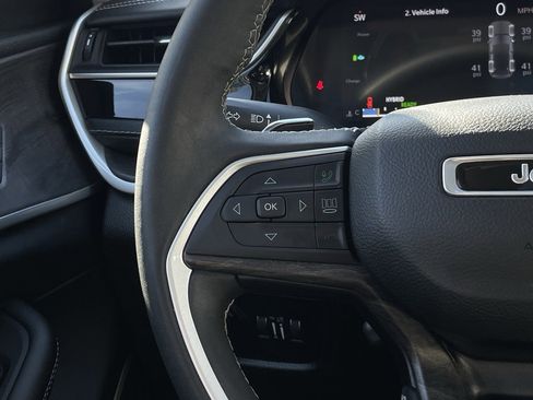 Used 2022 Jeep Grand Cherokee Limited 4xe w/ Luxury Tech Group II image 13