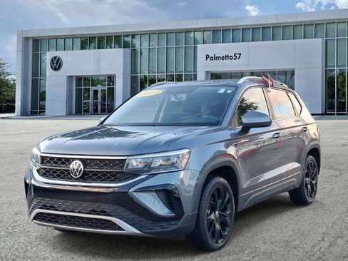 Certified 2022 Volkswagen Taos SE FWD image 3