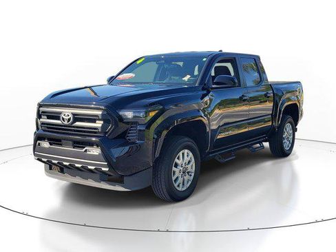 Certified 2024 Toyota Tacoma SR5 AWD/4WD image 3