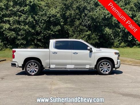 Used 2021 Chevrolet Silverado 1500 High Country w/ Technology Package AWD/4WD image 8