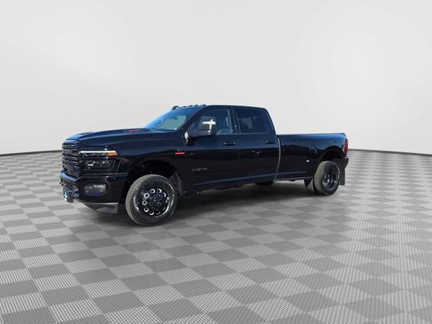 New 2026 RAM 3500 Laramie AWD/4WD image 4
