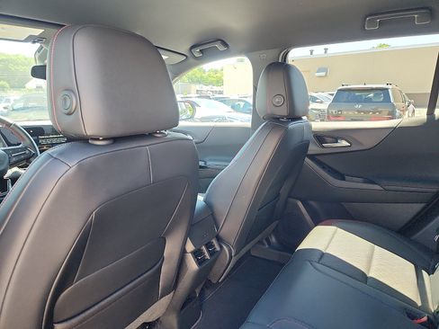 Used 2026 Chevrolet Equinox RS AWD/4WD image 24