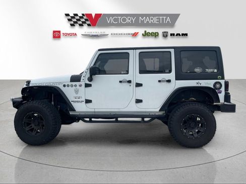 Used 2016 Jeep Wrangler Unlimited Sahara w/ Dual Top Group AWD/4WD image 2