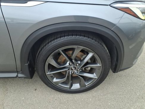 Used 2019 INFINITI QX50 Essential w/ Sensory Package FWD image 5
