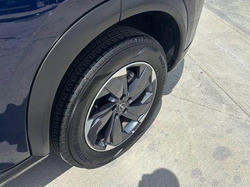 Used 2025 Nissan Rogue SV FWD image 31