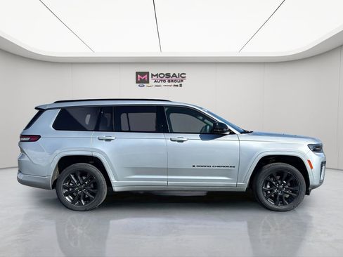 New 2026 Jeep Grand Cherokee L Limited AWD/4WD image 9