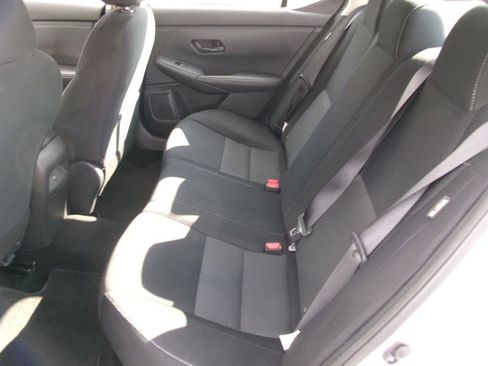 Used 2025 Nissan Sentra SV FWD image 10