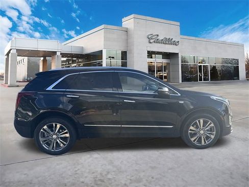 Certified 2025 Cadillac XT5 Premium Luxury image 2