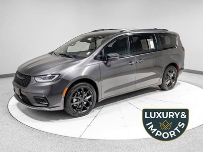 Used 2023 Chrysler Pacifica Touring-L w/ S Appearance Package