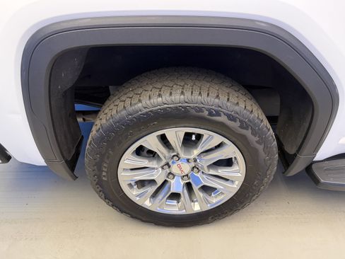 Used 2023 GMC Sierra 1500 Denali w/ Technology Package AWD/4WD image 8