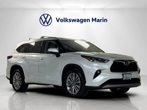 Used 2022 Toyota Highlander Platinum AWD/4WD image 7