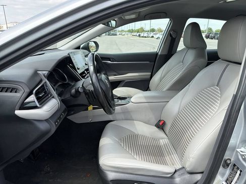 Used 2023 Toyota Camry SE FWD image 8