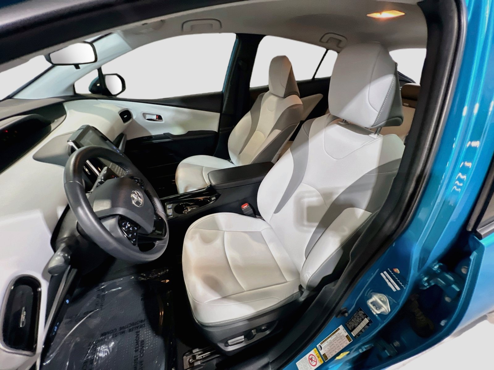 Used 2020 Toyota Prius Prime FWD image 15