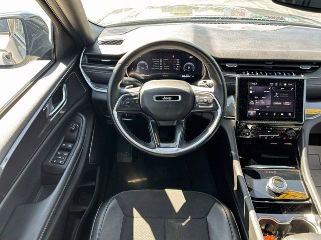 Used 2022 Jeep Grand Cherokee Altitude AWD/4WD image 23