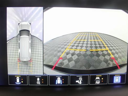 Used 2023 Chevrolet Tahoe Z71 w/ Luxury Package image 4