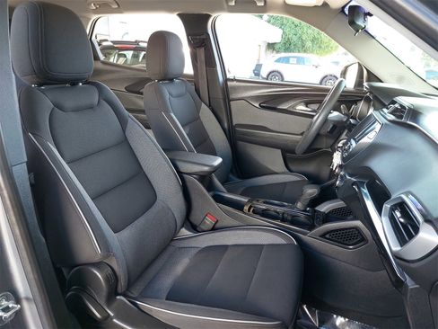 Used 2021 Chevrolet TrailBlazer LS image 10