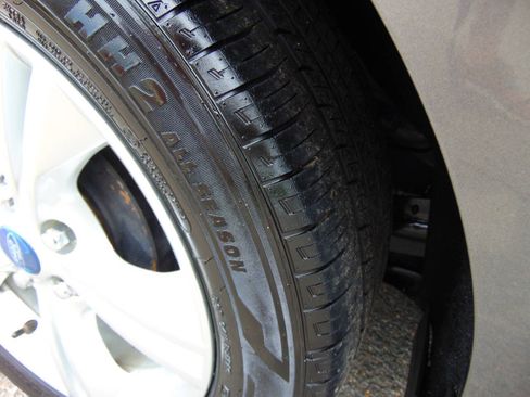 Used 2013 Ford Focus SE FWD image 48