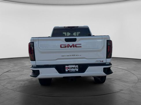 New 2026 GMC Sierra 2500 AT4 w/ AT4 Premium Plus Package AWD/4WD image 7