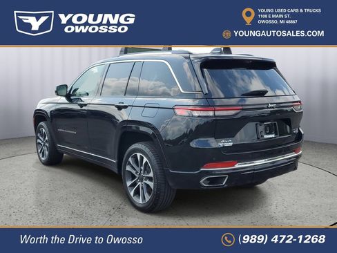 Used 2022 Jeep Grand Cherokee Overland w/ Luxury Tech Group IV AWD/4WD image 4