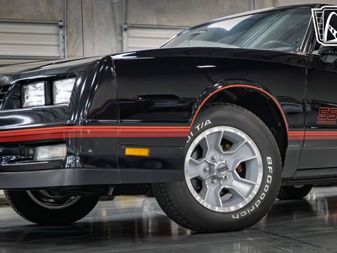 Used 1988 Chevrolet Monte Carlo SS image 2