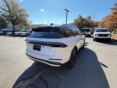 New 2026 Lincoln Nautilus Reserve w/ Jet Appearance Package image 7