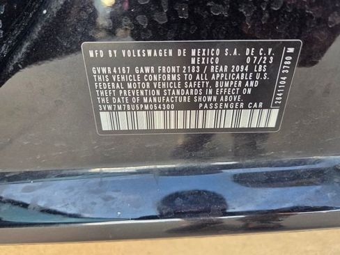 Used 2023 Volkswagen Jetta SE w/ Panoramic Sunroof Package image 8