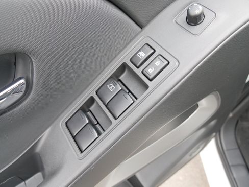 Used 2024 Nissan Frontier SV w/ SV Convenience Package image 18