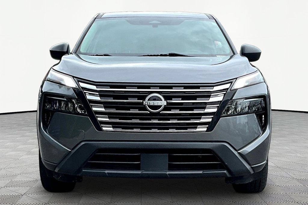 Used 2024 Nissan Rogue S FWD image 2
