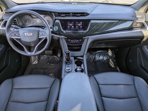 Used 2022 Cadillac XT6 Premium Luxury image 15