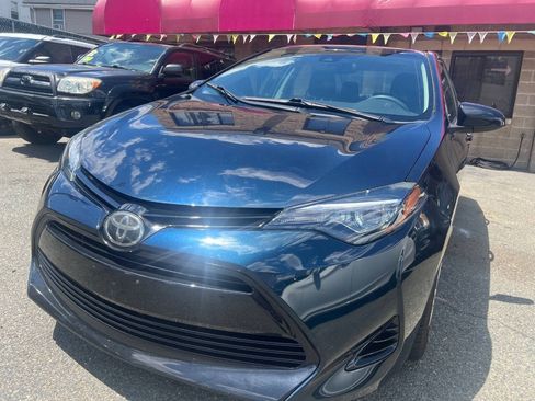 Used 2018 Toyota Corolla LE FWD image 16