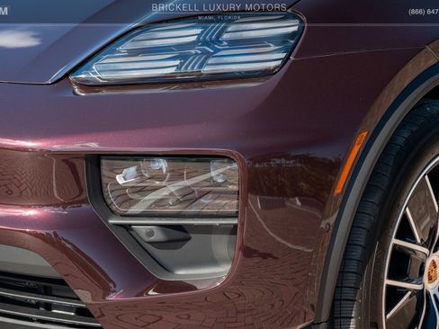 Used 2025 Porsche Macan 4 Electric image 55